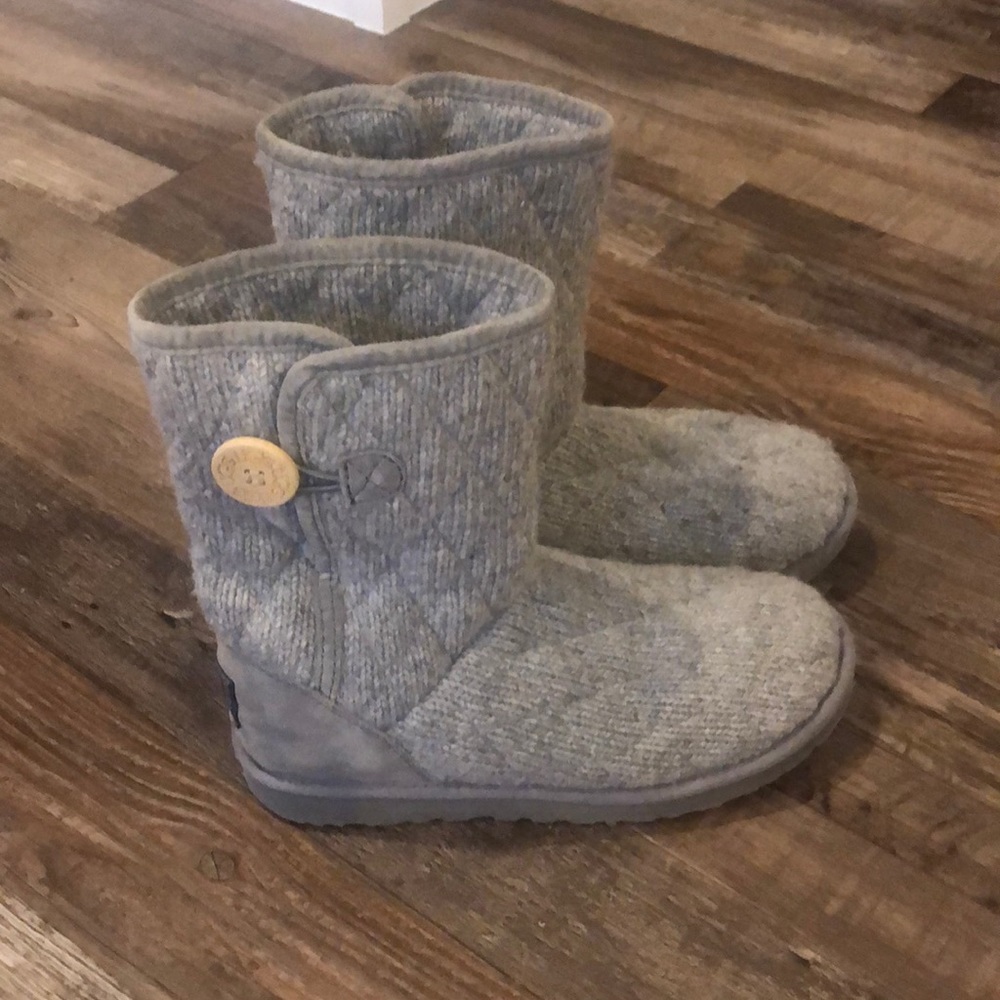Women’s Ugg sweater boot